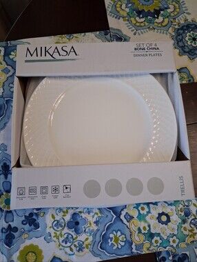 Mikasa Trellis Bone China 10" Dinner Plates
